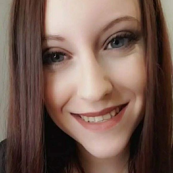 Meet your Posher, Alyssa - Picture 1 of 1